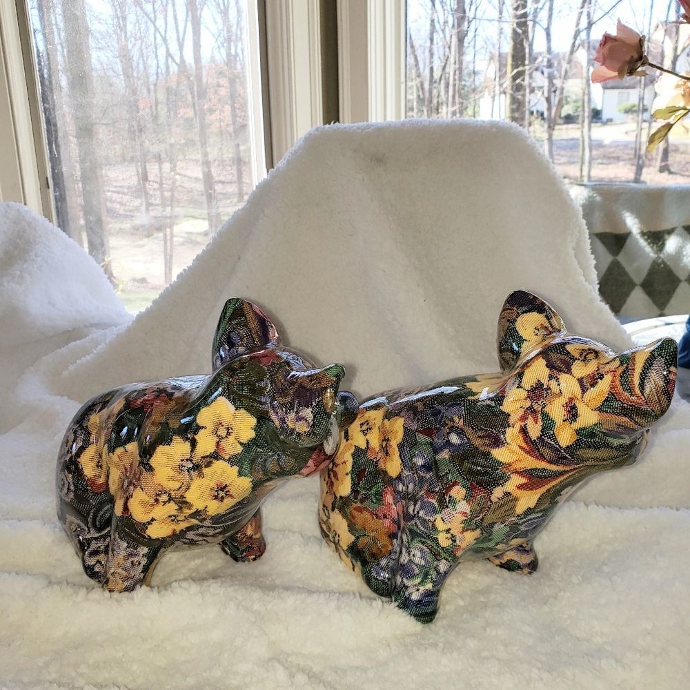 Pig Decor  (2 Pigs) - Picture 4 of 8